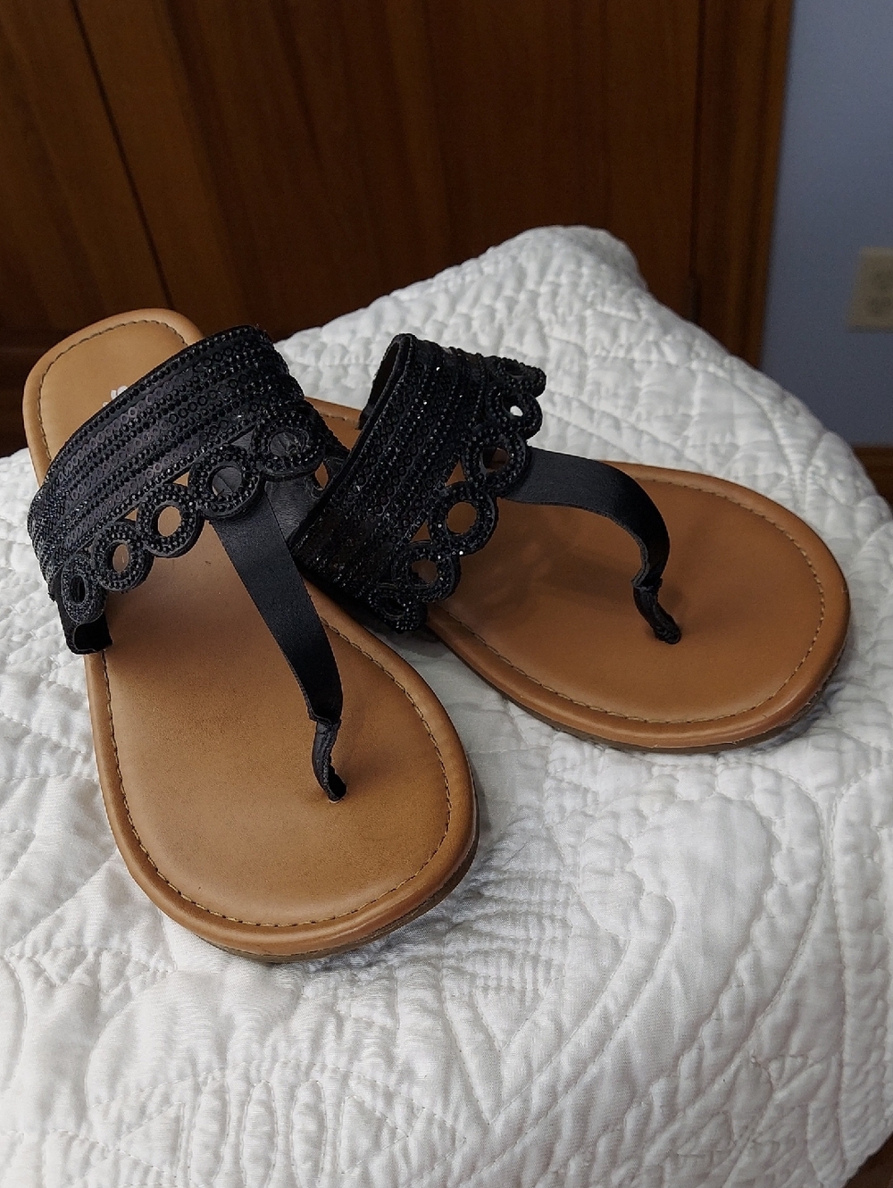 Sonoma Embellished Black Shiny Toe Loops Women’s Thong Sandals Slip On, Size 8 - Picture 2 of 9